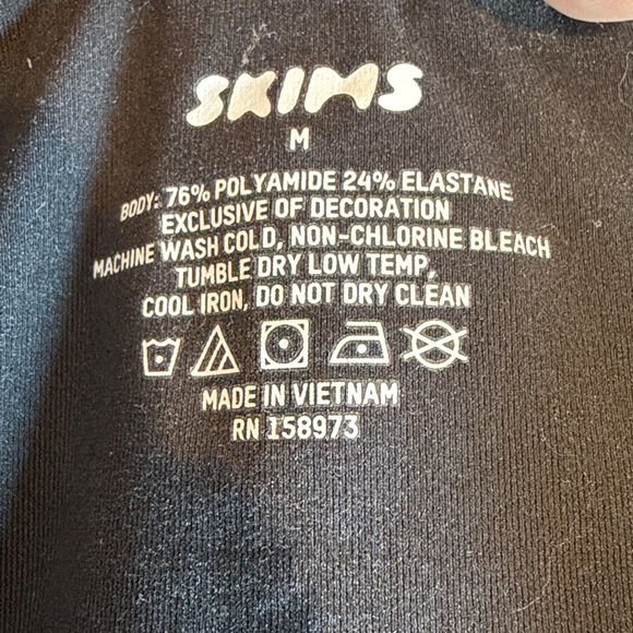 SKIMS Black Bodysuit- NWOT - Picture 3 of 3